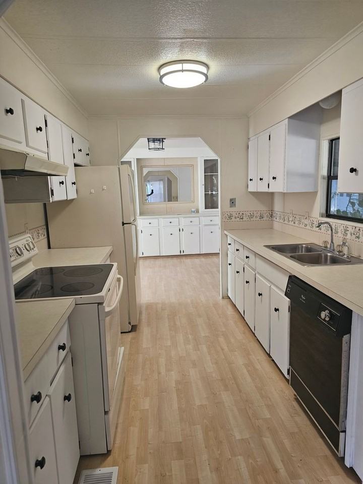 14545 Pine Valley Road #549 - Photo 2 of 11