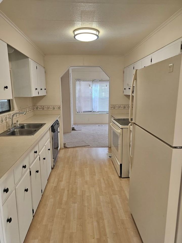 14545 Pine Valley Road #549 - Photo 3 of 11