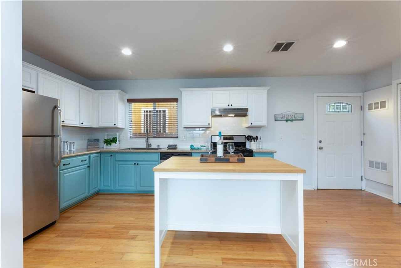 86 W 49th St - Photo 3 of 18