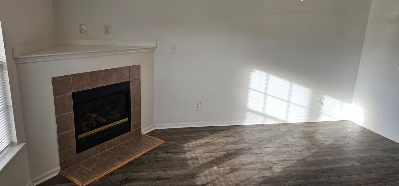 204 Fairwood Ct - Photo 5 of 19