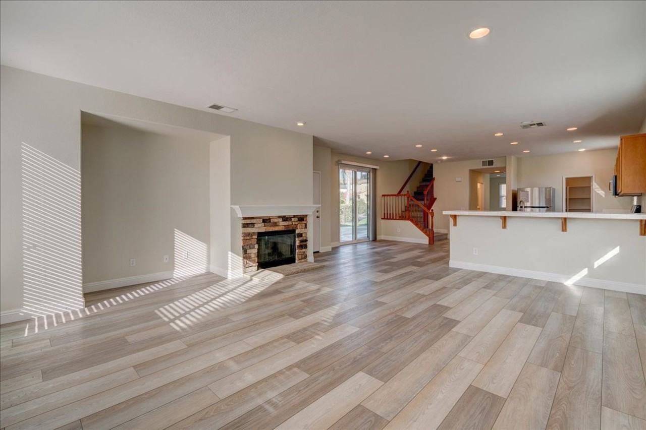 1051 Village Ct - Photo 5 of 29