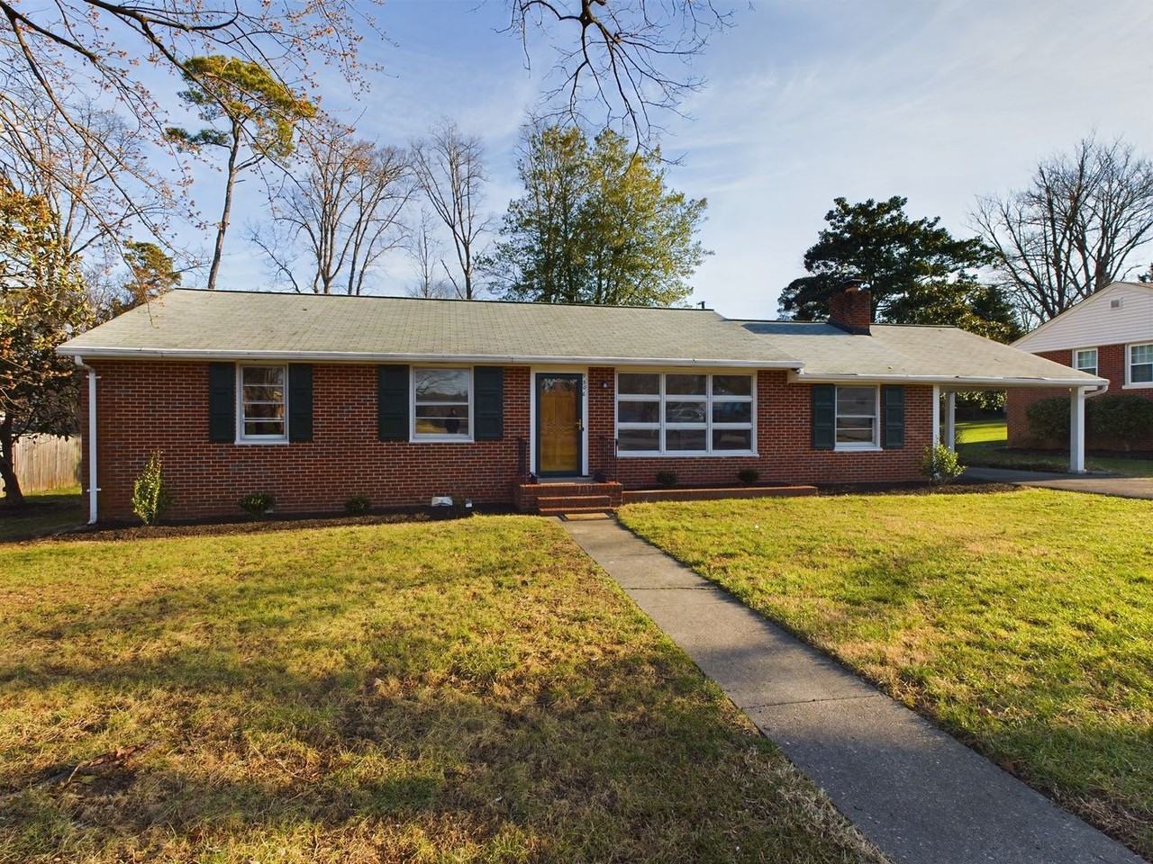 9506 Overhill Rd - Photo 2 of 36