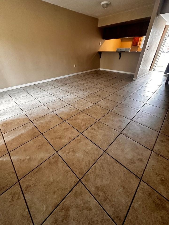 4505 Tierra Verde St - Photo 3 of 9