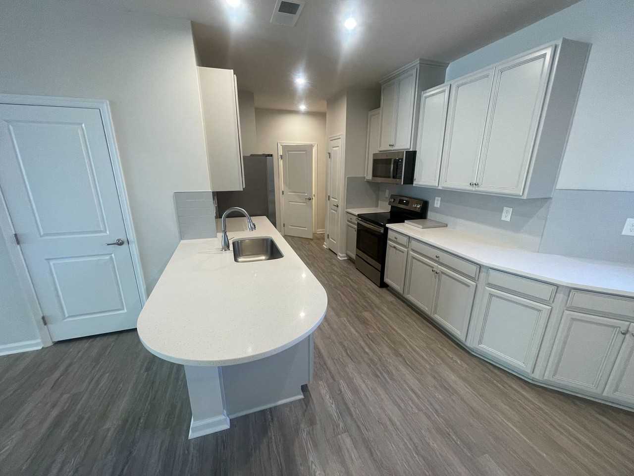 1116 Stella Ct - Photo 2 of 20