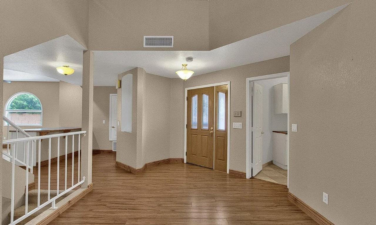 3110 W Baylor Ln - Photo 5 of 44