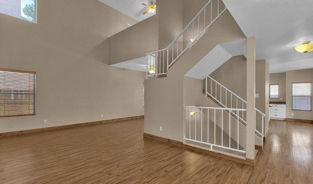 3110 W Baylor Ln - Photo 7 of 44