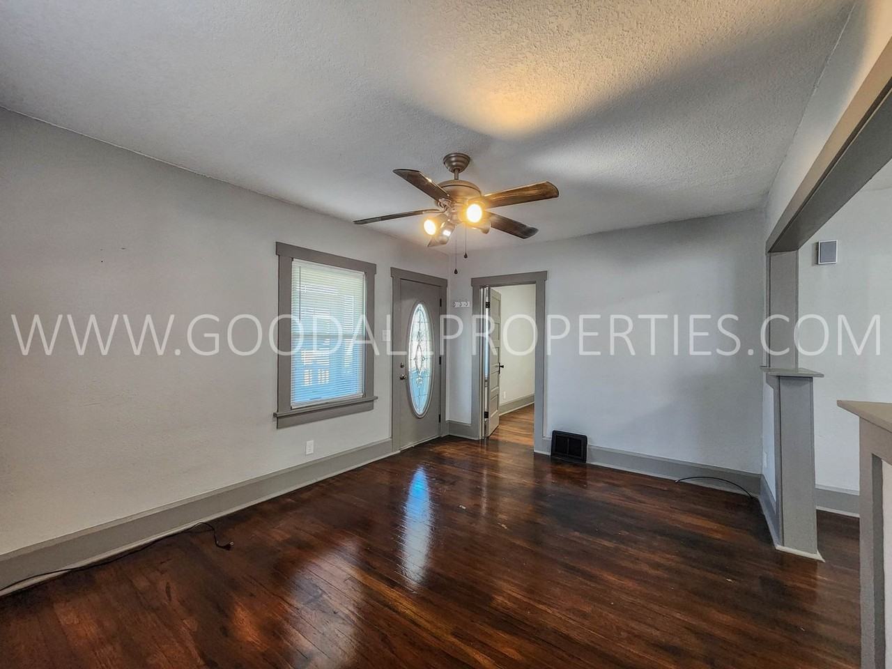 1425 Richmond Ave - Photo 2 of 21