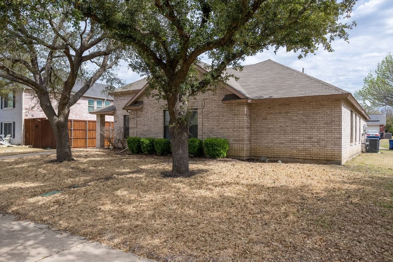 6410 Nottoway Ct - Photo 6 of 33