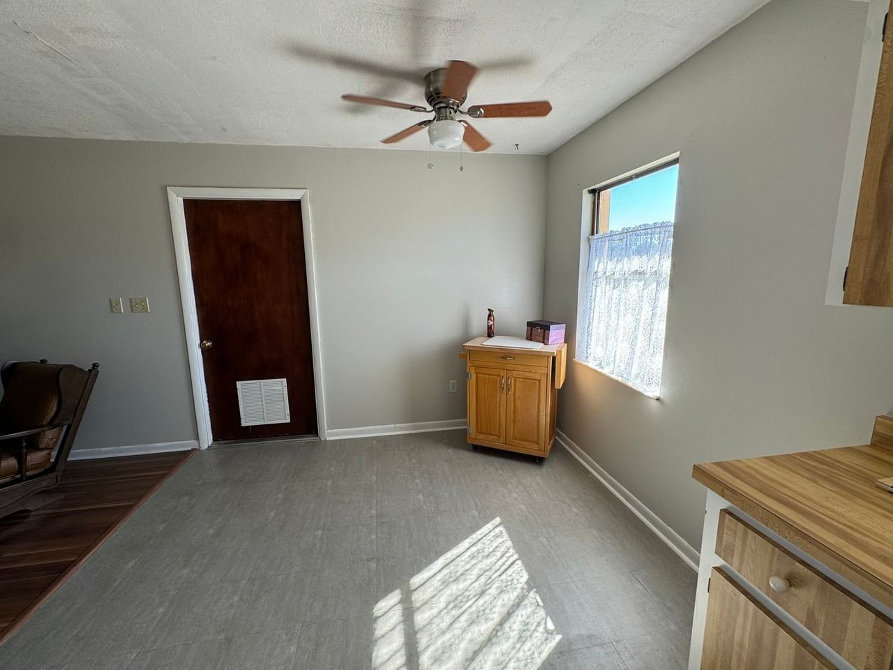 19550 Se 42nd Pl - Photo 3 of 14