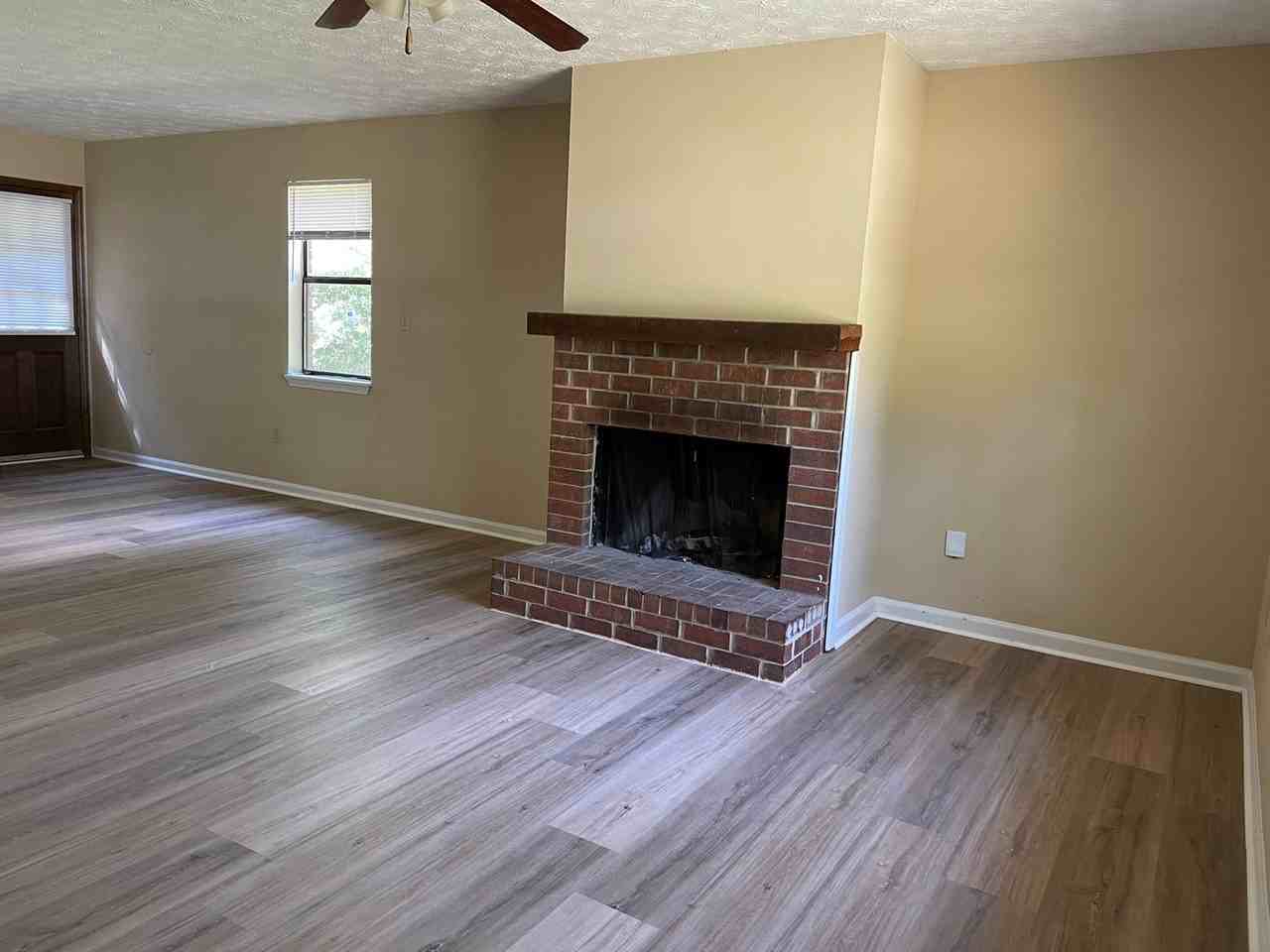 120 Prescott Ct - Photo 2 of 7