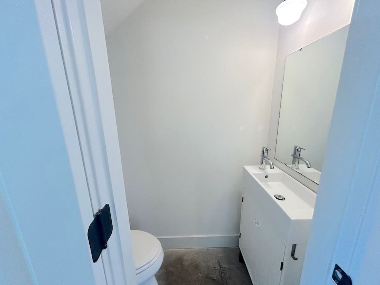 1212 E Broad St - Photo 7 of 34