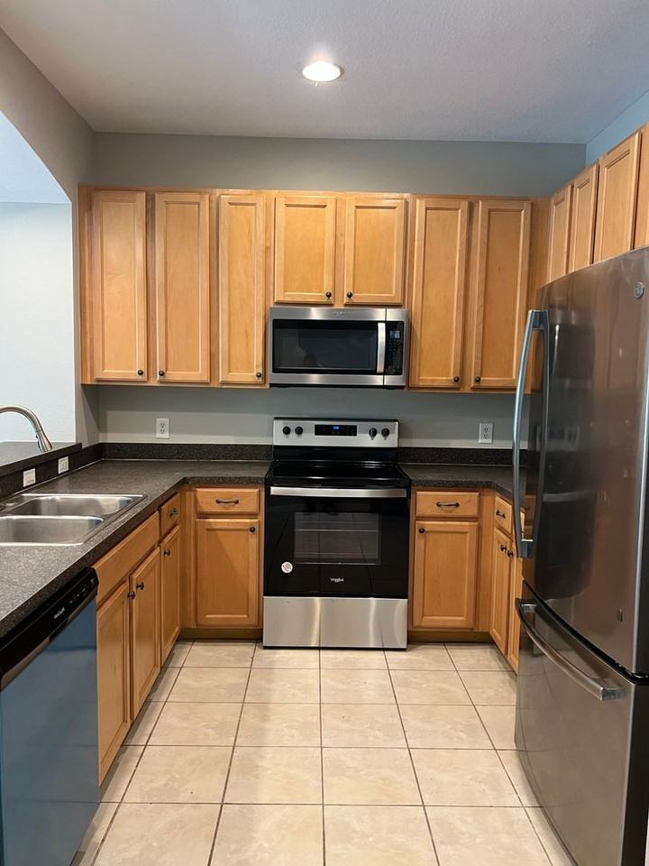 1271 Jonah Dr - Photo 3 of 17