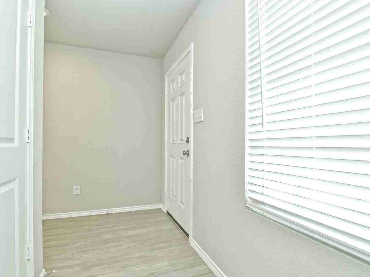 9719 Mill Dm - Photo 7 of 50