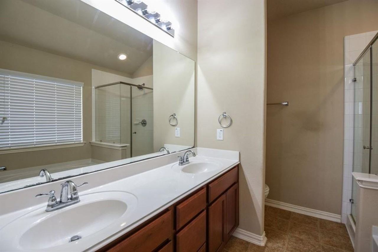 11206 Barker Park Ct - Photo 7 of 14