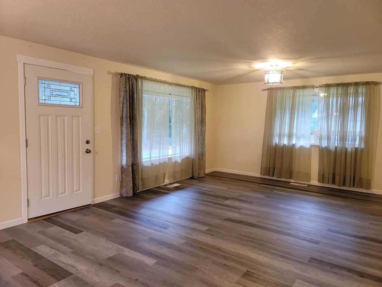 17979 Purves Ave Ne - Photo 3 of 25