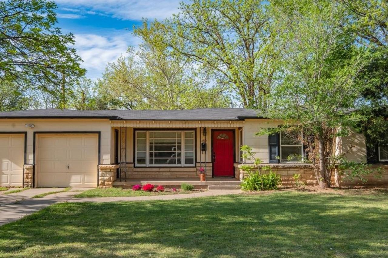 3212 32nd St - Photo 2 of 14