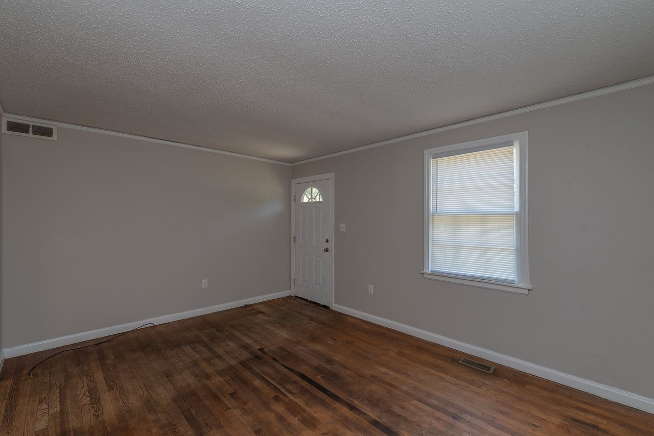 2269 Pund Ave - Photo 6 of 26