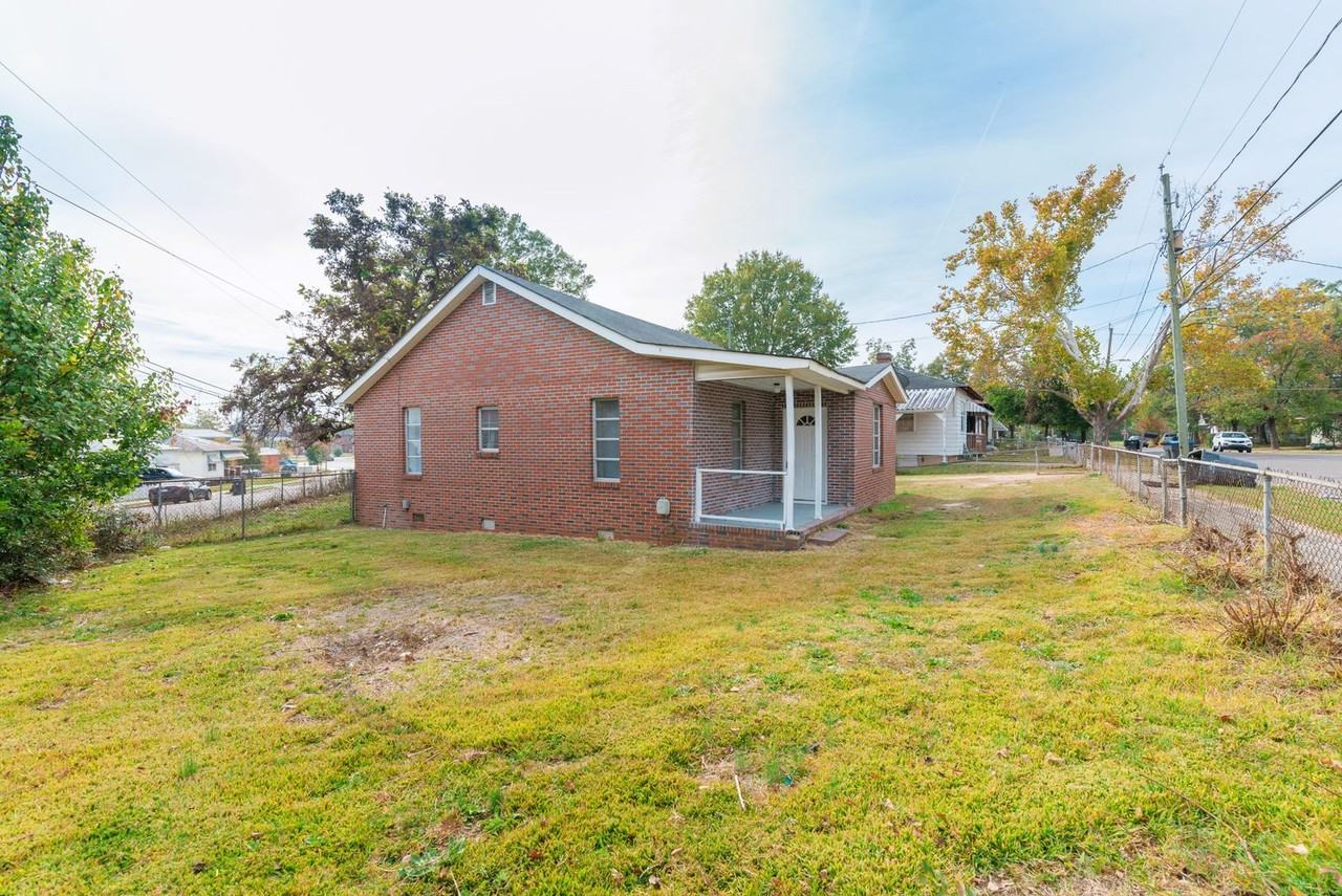 102 Curry St - Photo 6 of 33