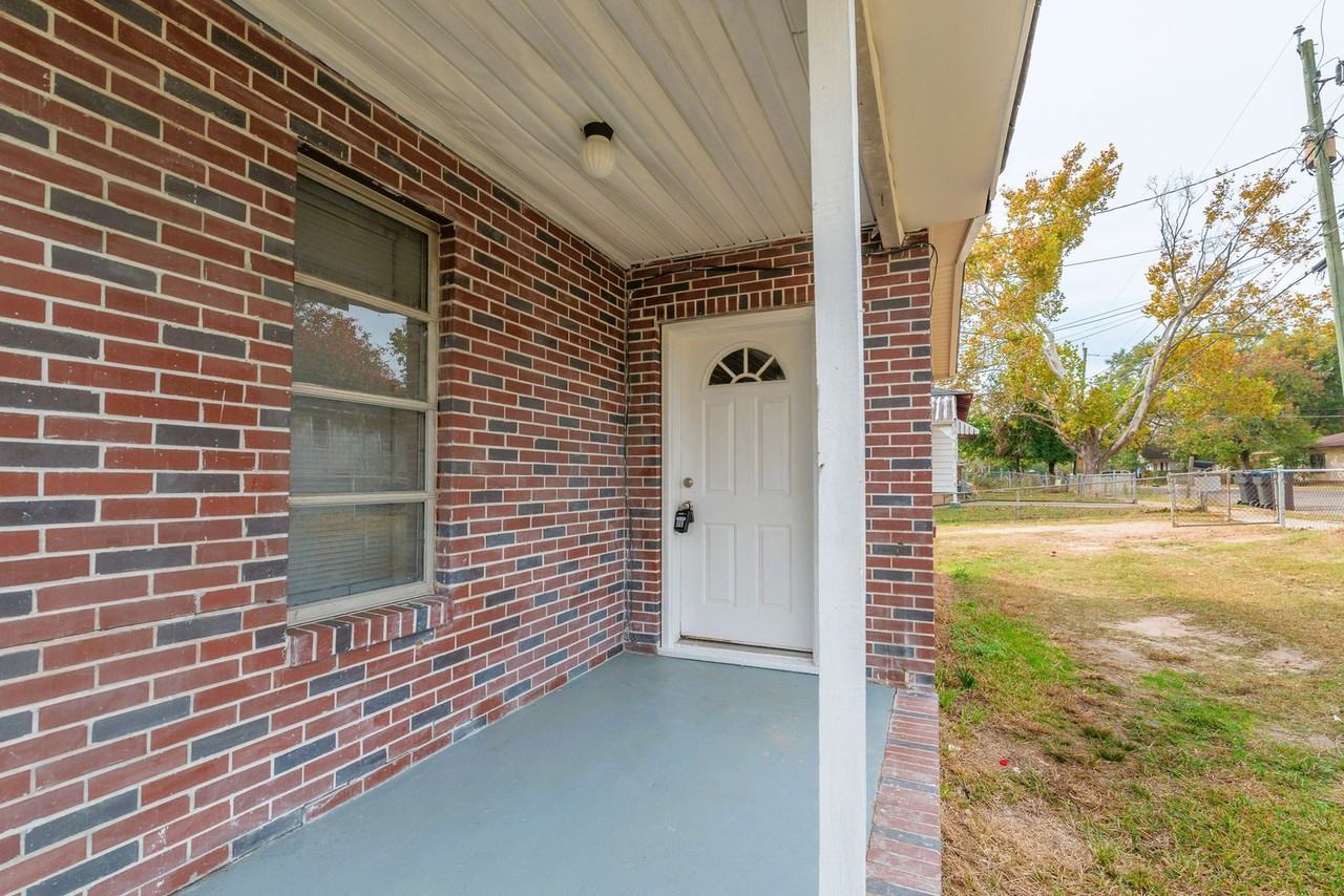 102 Curry St - Photo 7 of 33