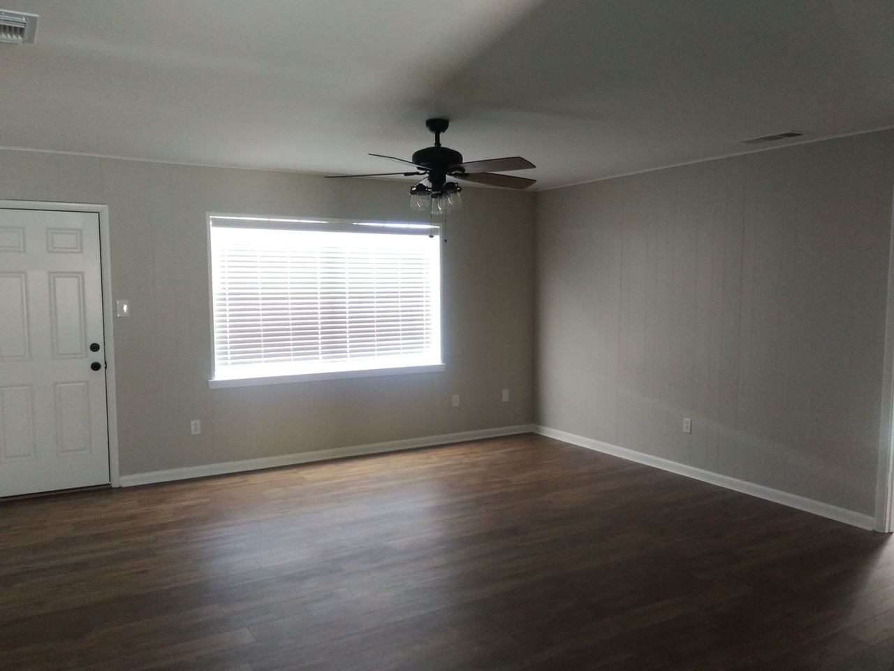 2002 Glen Haven St - Photo 2 of 11