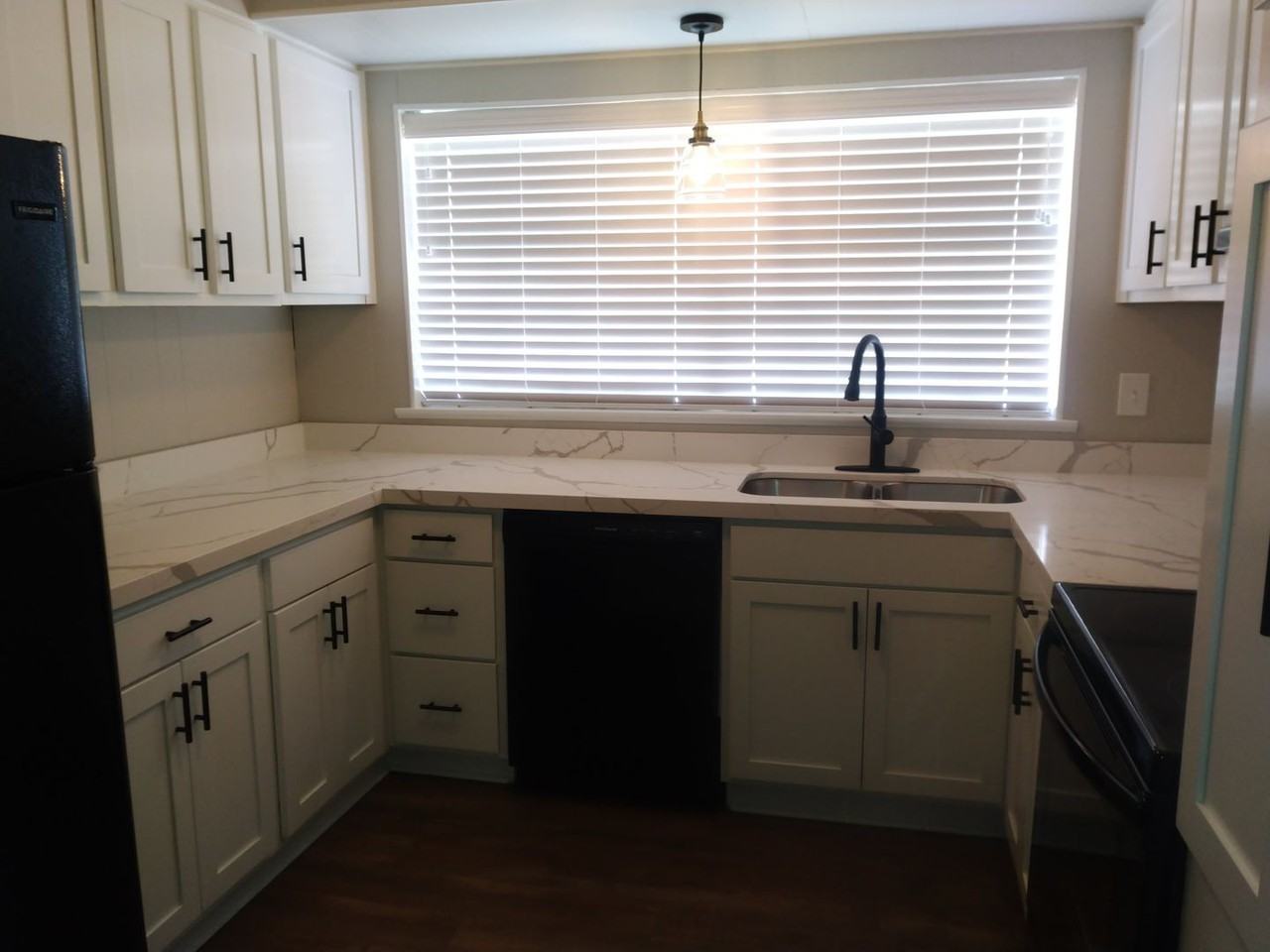 2002 Glen Haven St - Photo 3 of 11