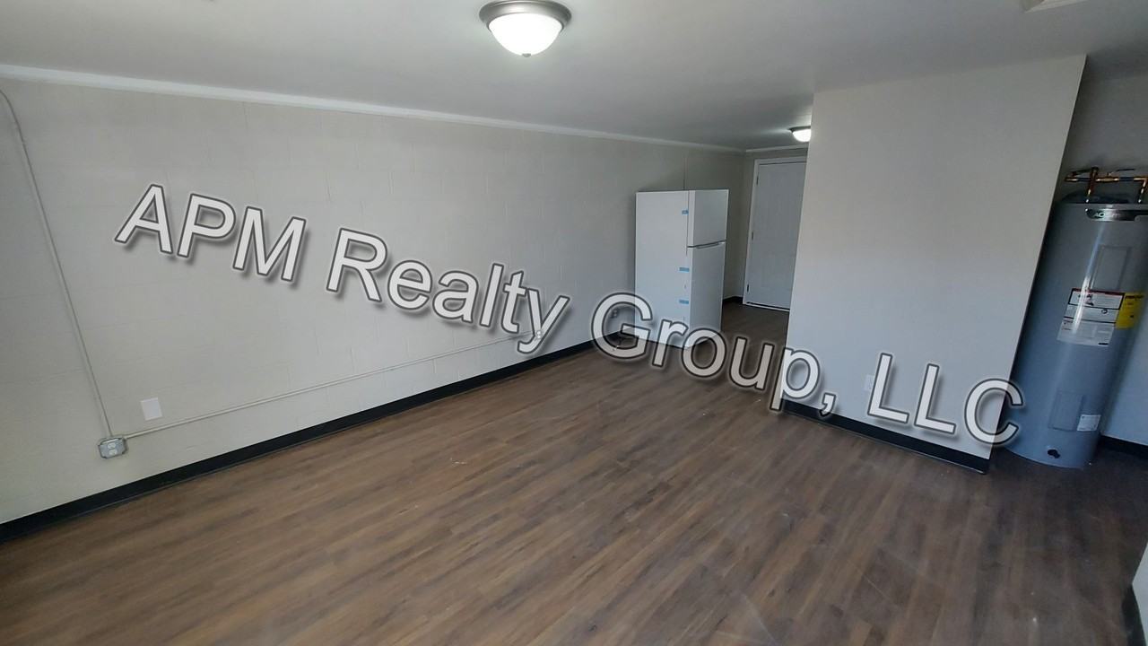 2719 Howell Ct Apt D - Photo 4 of 6