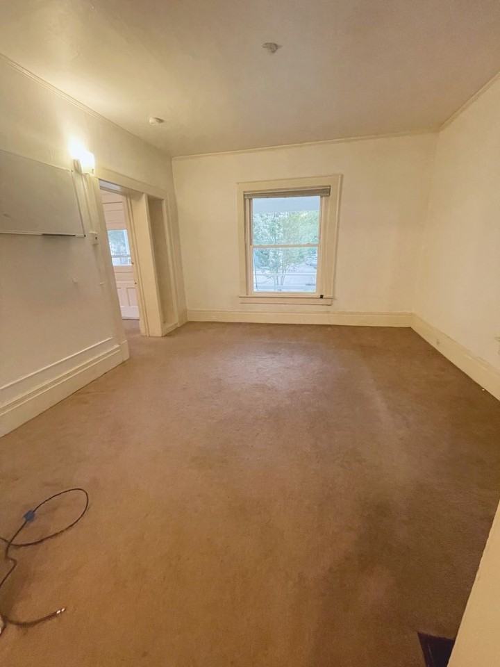 1220 Prospect Street - Photo 5 of 36