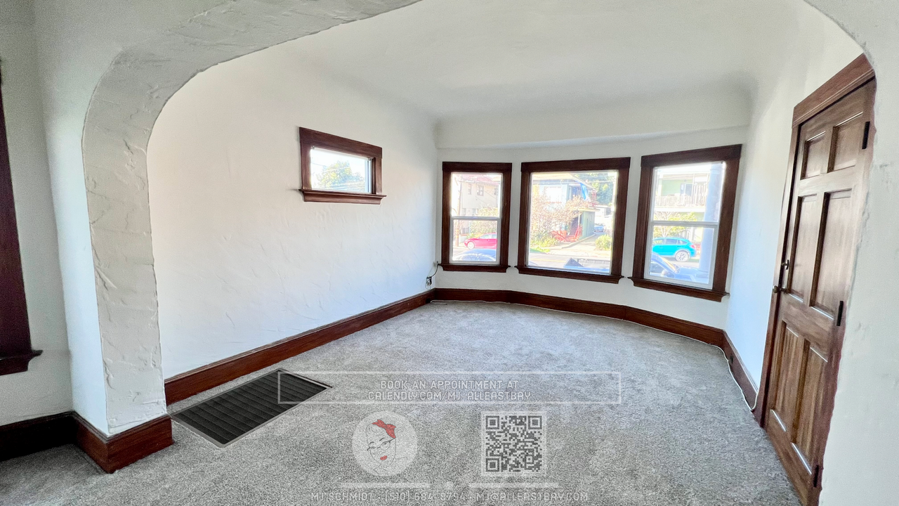 1083 43rd St - Photo 3 of 10