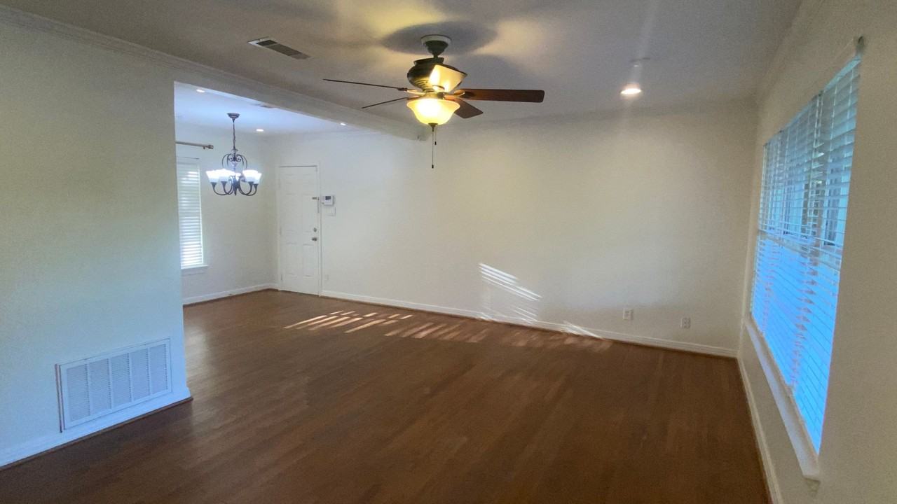 4208 Trail Lake Dr - Photo 3 of 11