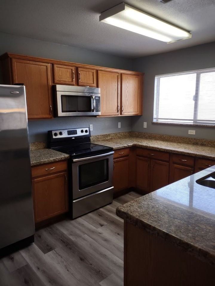 9414 W Virginia Ave - Photo 2 of 2