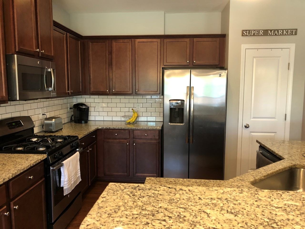 451 Whispering Breeze Ln - Photo 5 of 20