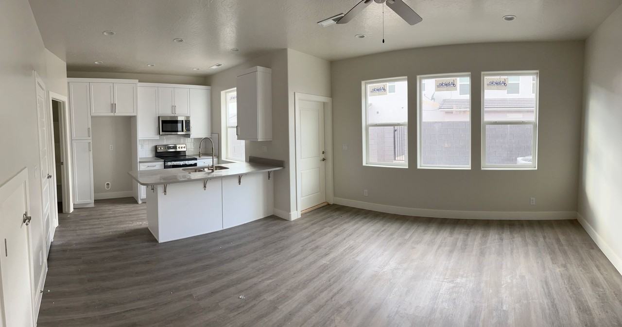 569 E Steeplechase Rd - Photo 2 of 12