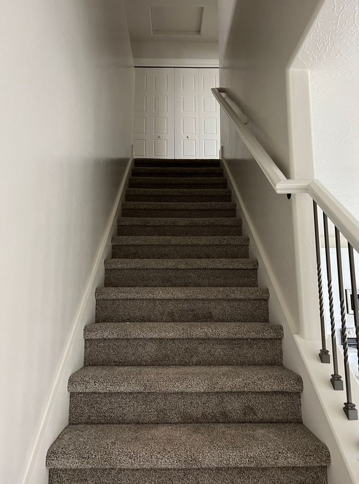 569 E Steeplechase Rd - Photo 5 of 12