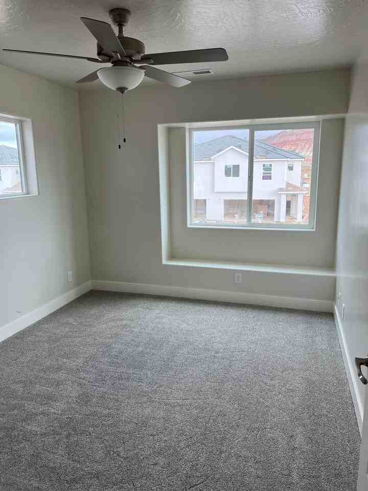 569 E Steeplechase Rd - Photo 7 of 12