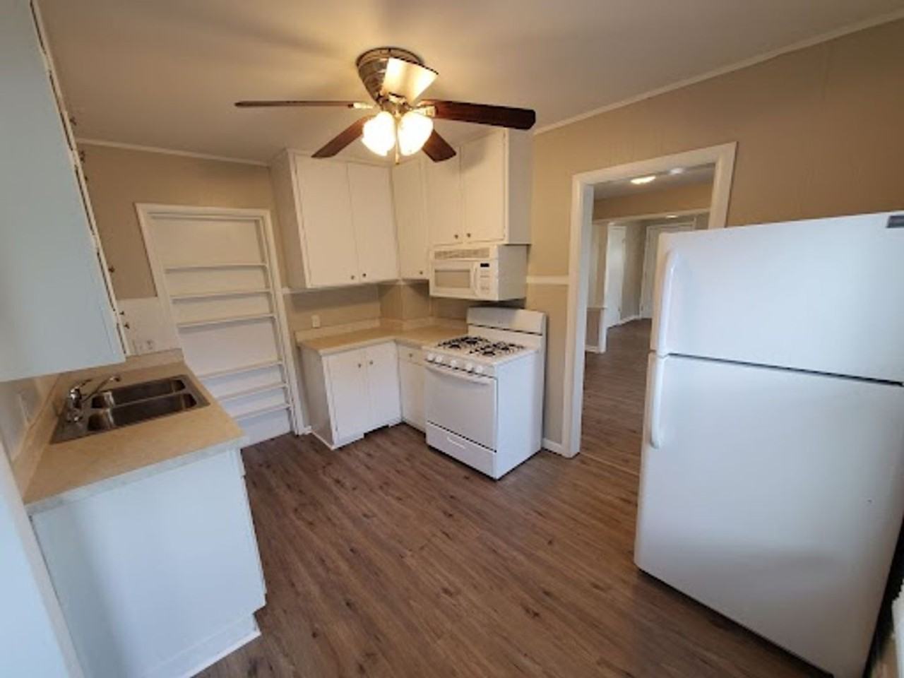 2201 Maple St - Photo 2 of 26