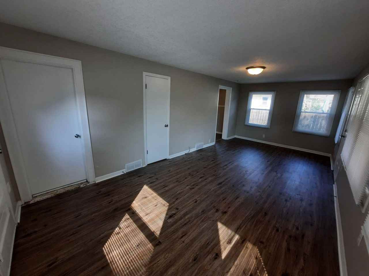 2201 Maple St - Photo 6 of 35