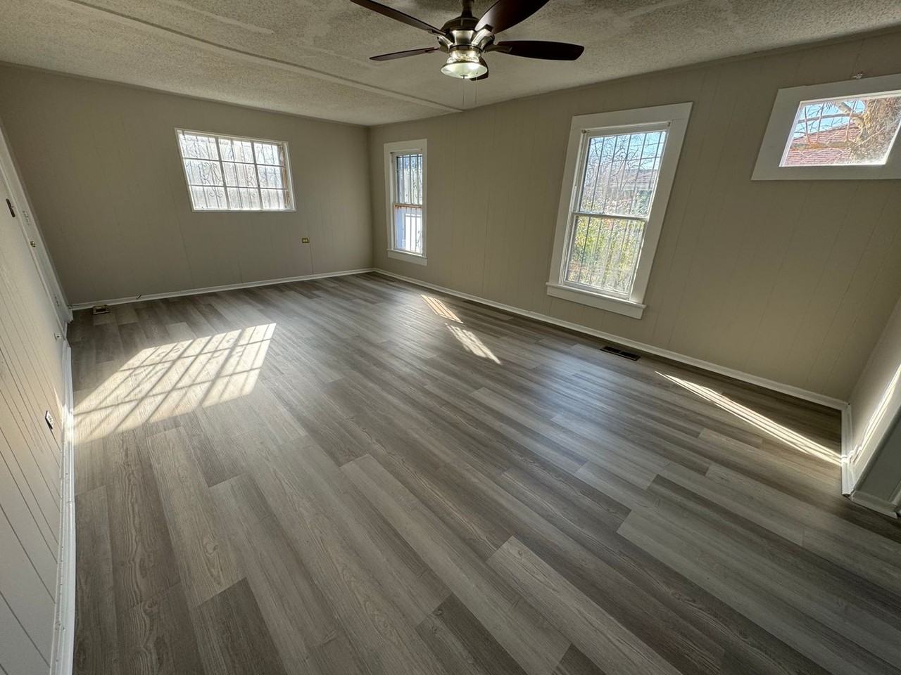 2809 Calhoun Ave - Photo 3 of 13