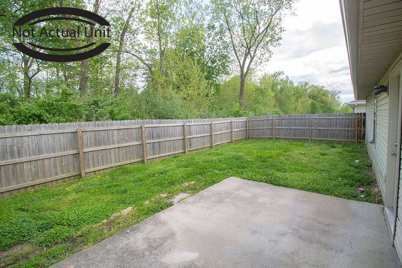 1420 Bodie Dr - Photo 3 of 33