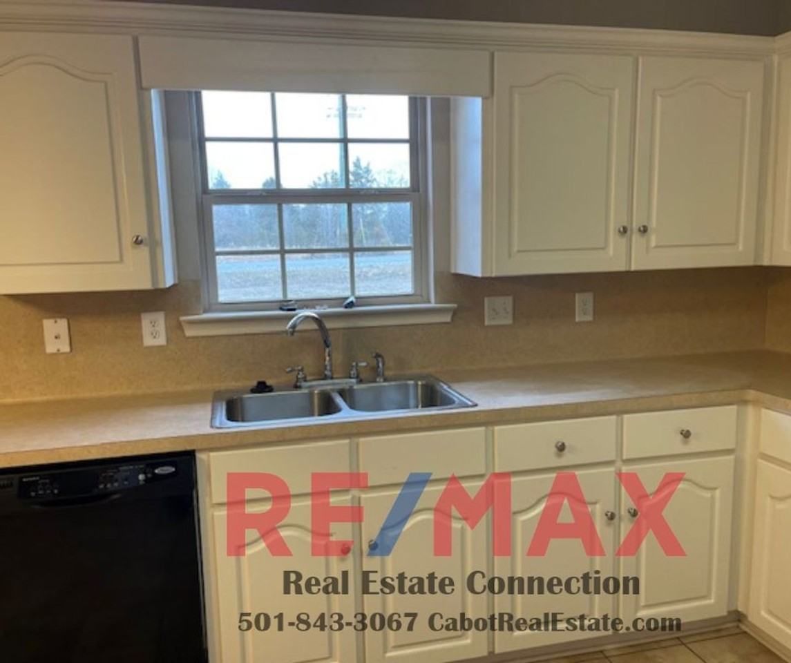 204 Weathering Cir - Photo 5 of 15