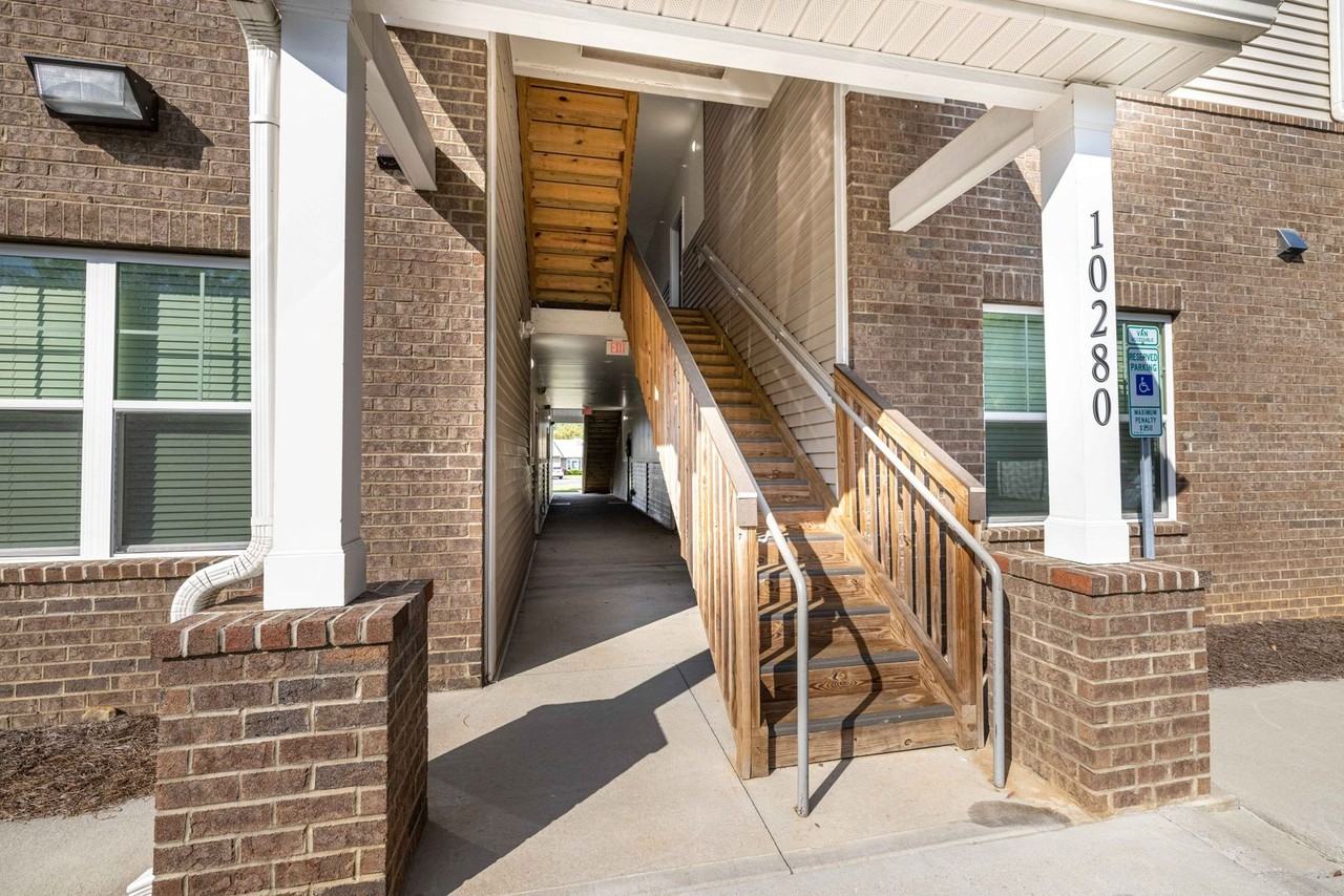 10280 Rose Meadow Ln - Photo 2 of 15