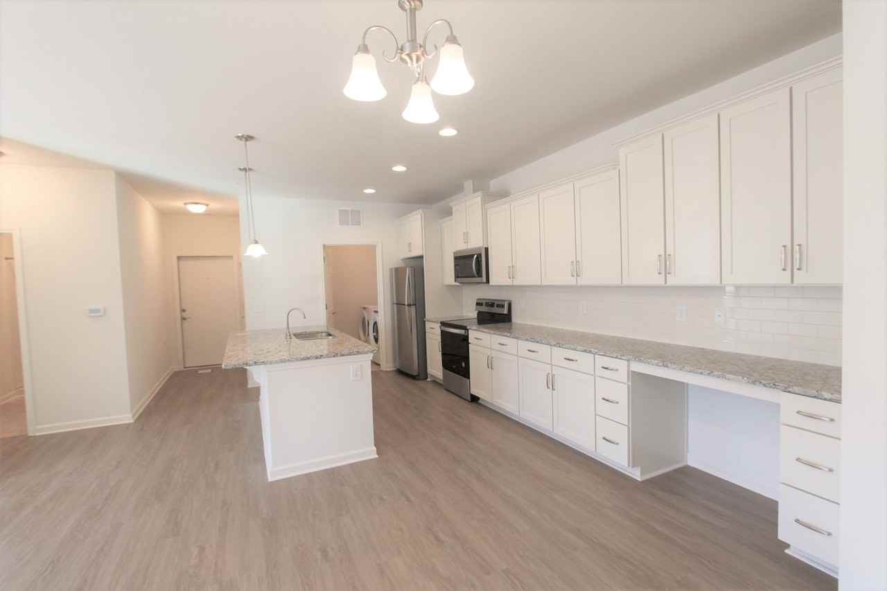 10280 Rose Meadow Ln - Photo 3 of 15