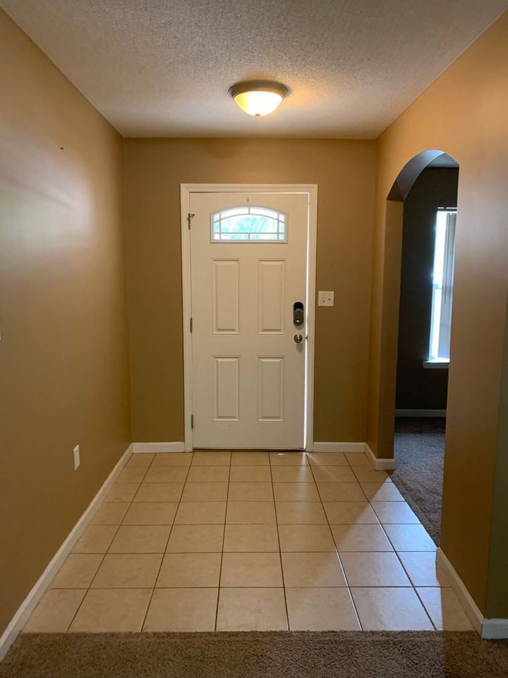 4280 Shelby Ln - Photo 3 of 15