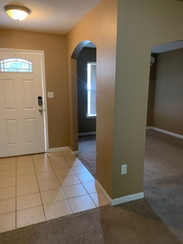 4280 Shelby Ln - Photo 4 of 15