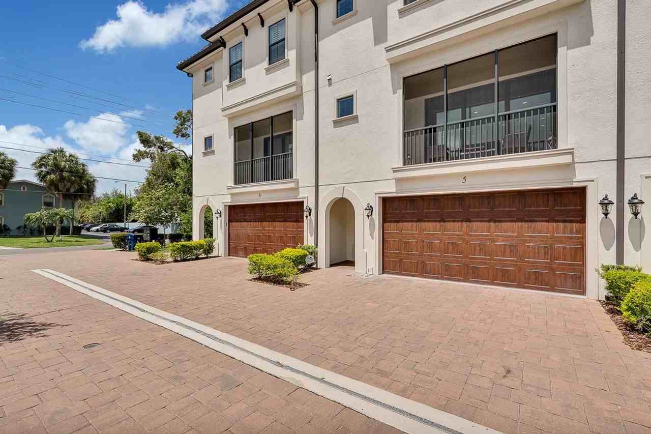 3215 W De Leon St - Photo 2 of 50