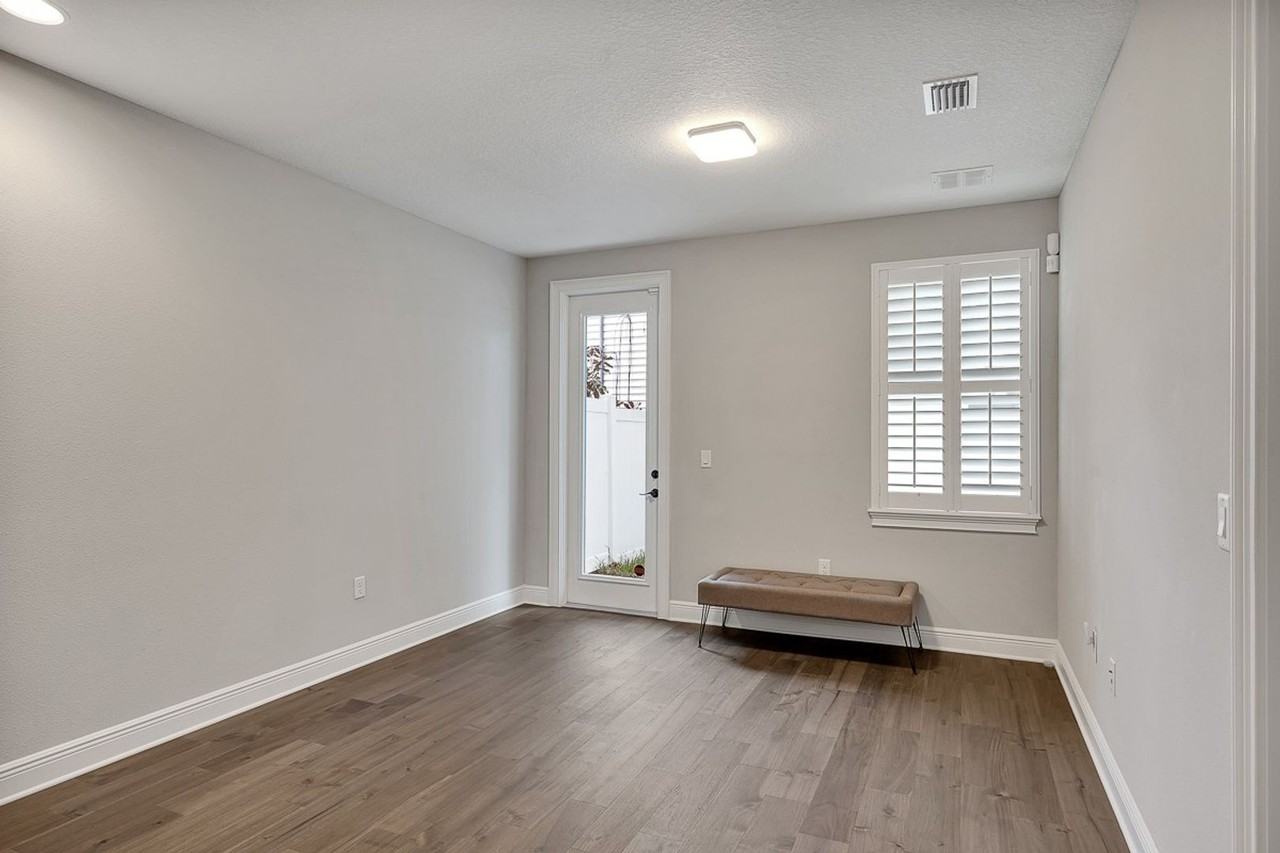 3215 W De Leon St - Photo 3 of 50