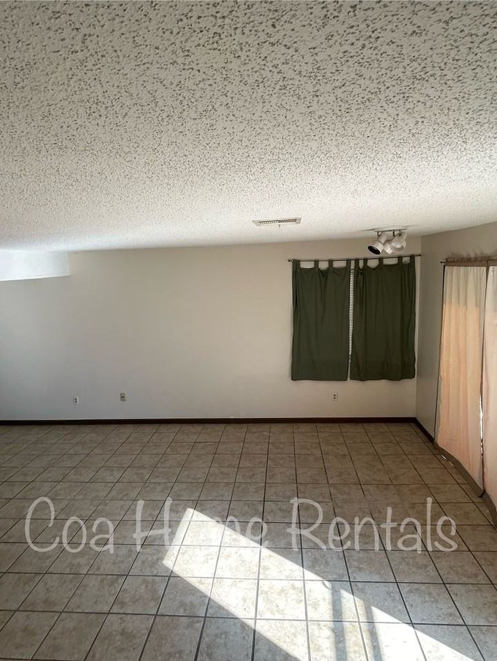 543 S Paula Ave - Photo 2 of 14