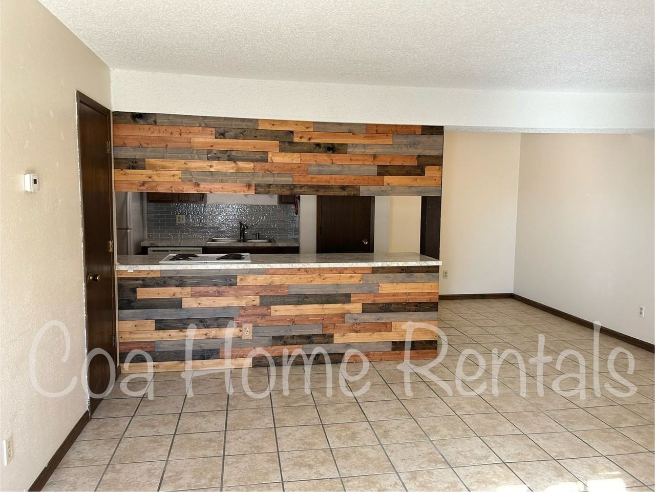 543 S Paula Ave - Photo 3 of 14