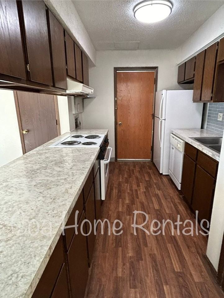 543 S Paula Ave - Photo 5 of 14