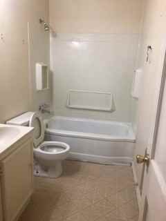 617 W 17th St - Photo 5 of 7