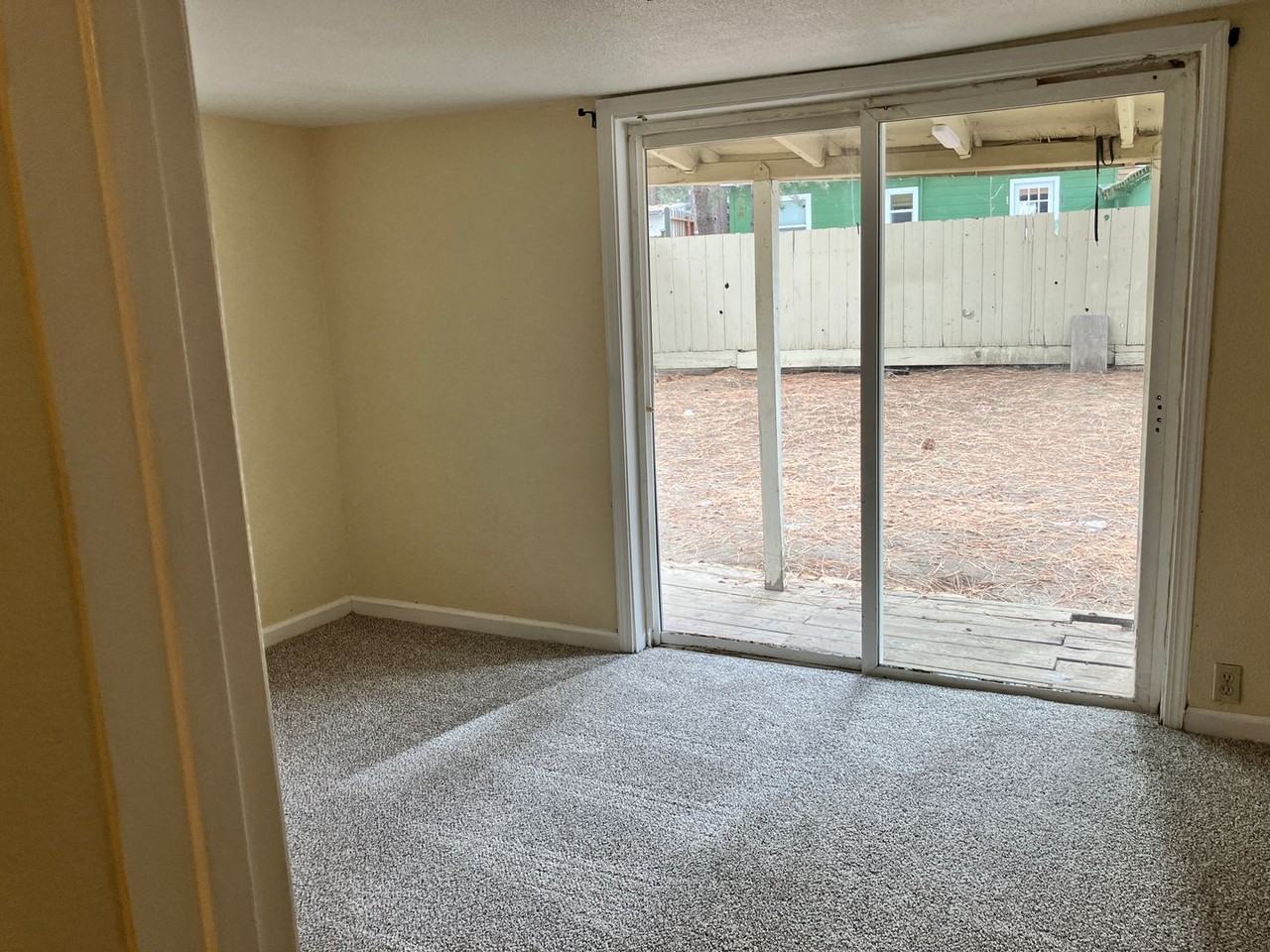 2498 Armstrong Ave - Photo 2 of 13